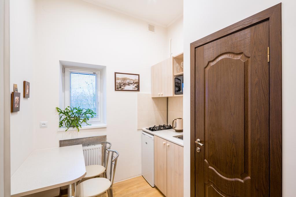 Apartment On Khmelnytskogo Street Liov Exterior foto